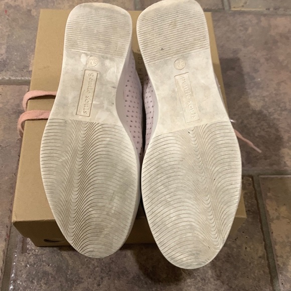 Gentle Soul Peony Sneaker - Picture 13 of 13